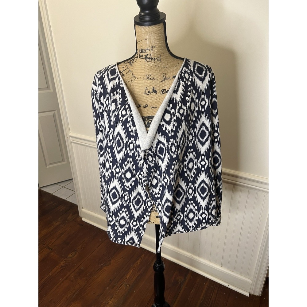 Chicos Size 2 Cardigan Aztec‎ Western Navy/ivory